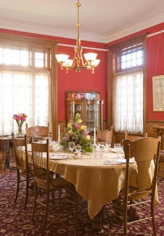 The Carriage House Inn B&B Lynchburg Exterior foto